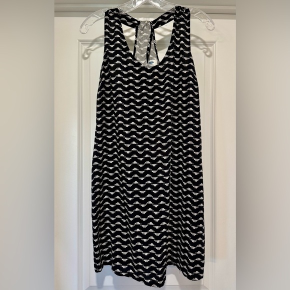 Old Navy Other - Old Navy Women’s Black and White Chevron‎ Swim Coverup Size M